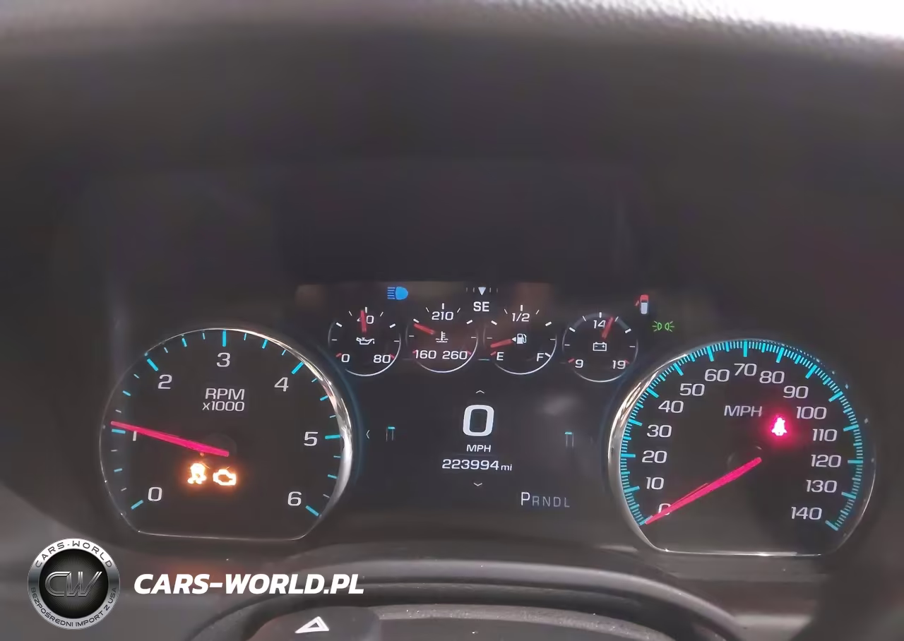 2018 Chevrolet Suburban Premier VIN:1GNSKJKC3JR194432 - 7