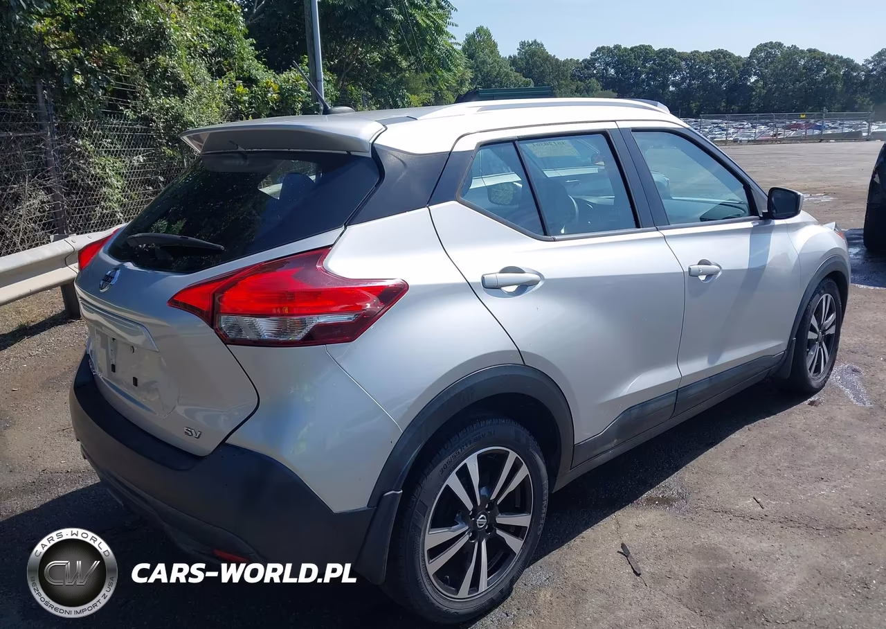 2018 Nissan Kicks Sv VIN:3N1CP5CU7JL541428 - 4