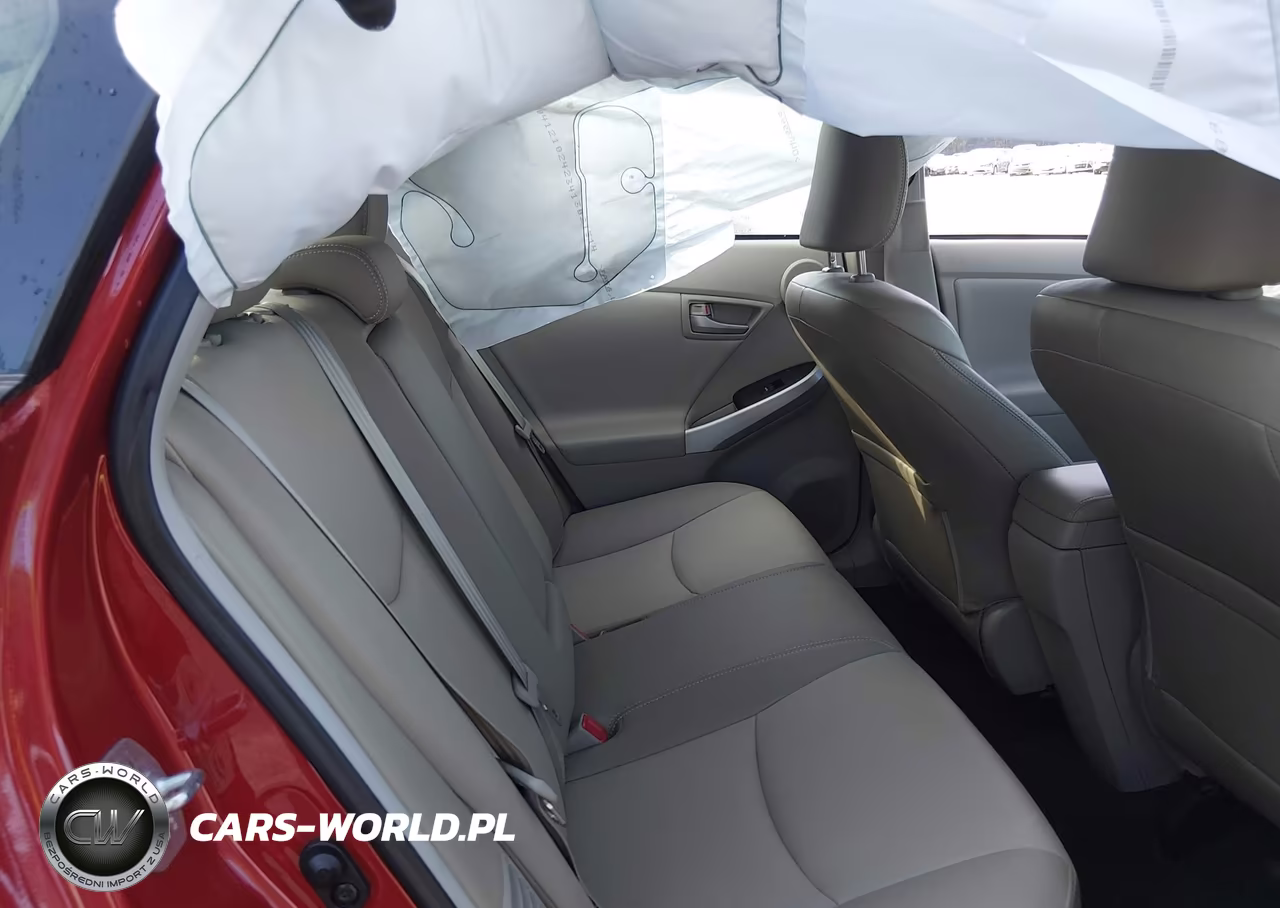 2013 Toyota Prius Four VIN:JTDKN3DU0D5630909 - 8