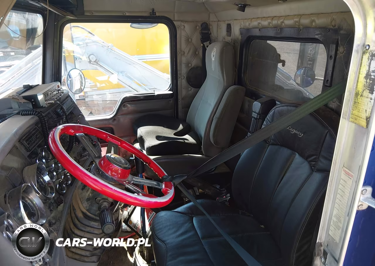 2005 Kenworth Construction T800 VIN:1NKDXBEXX5J104297 - 7