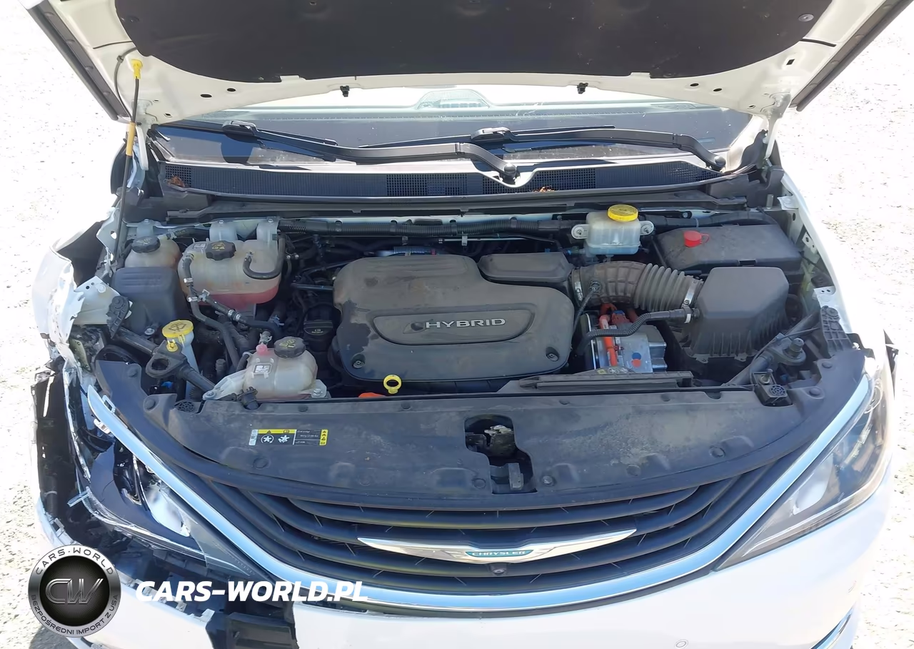 2019 Chrysler Pacifica Hybrid Limited VIN:2C4RC1N74KR526859 - 10