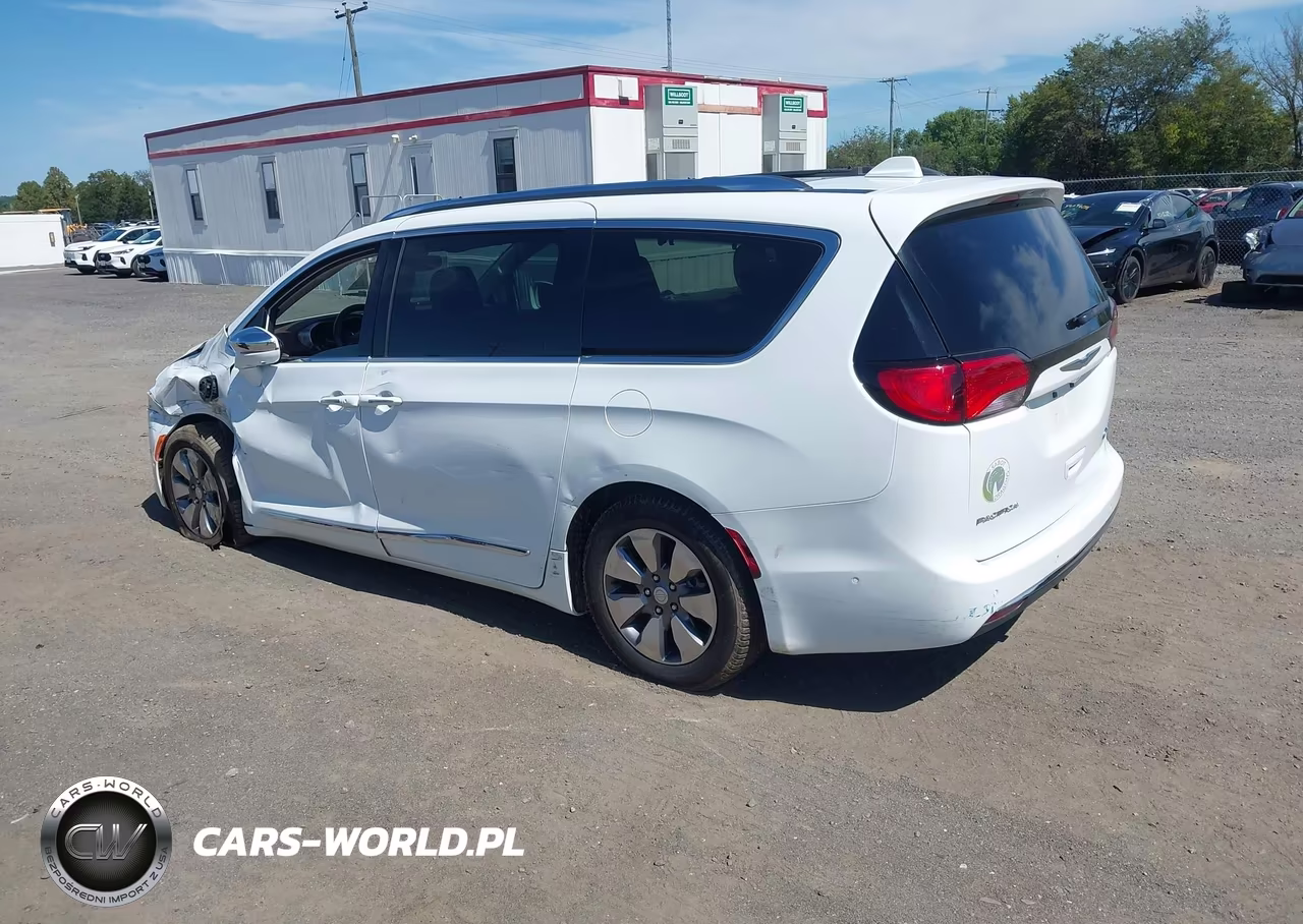 2019 Chrysler Pacifica Hybrid Limited VIN:2C4RC1N74KR526859 - 3