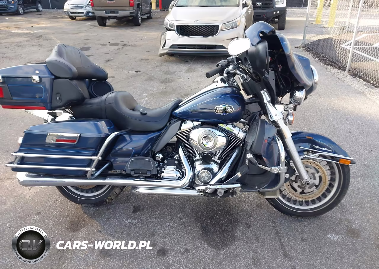 2009 Harley-Davidson Flhtcu VIN:1HD1FC4129Y621518 - 12