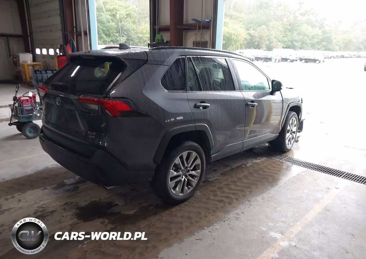 2022 Toyota Rav4 Xle Premium VIN:2T3A1RFV9NC310029 - 4