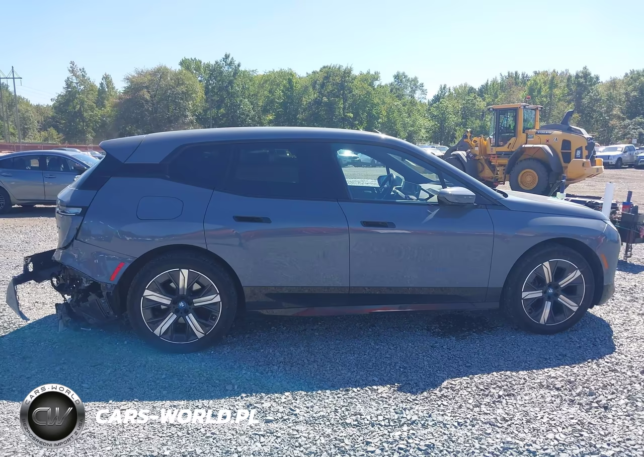 2024 BMW Ix xDrive50 VIN:WB523CF06RCR12115 - 13