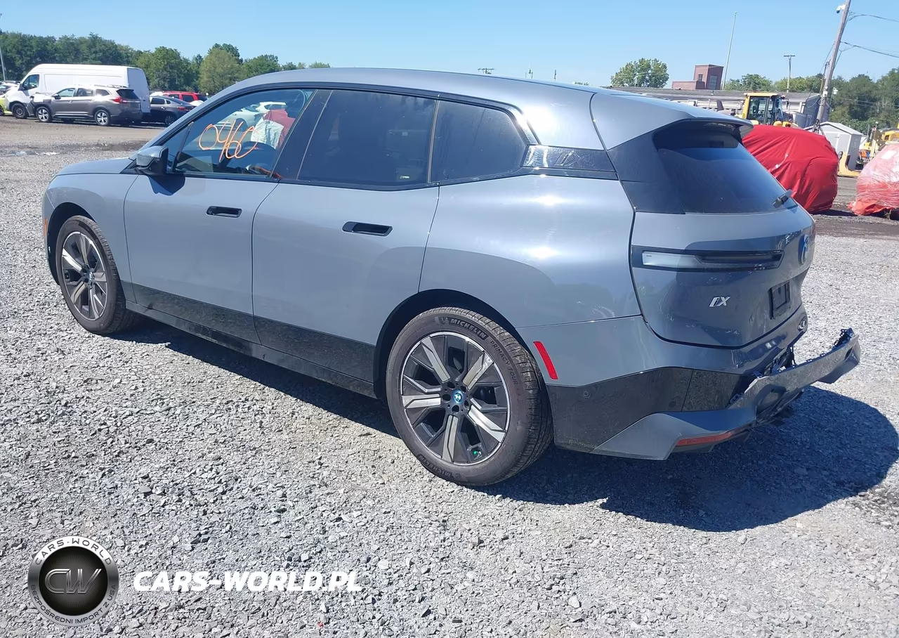 2024 BMW Ix xDrive50 VIN:WB523CF06RCR12115 - 3