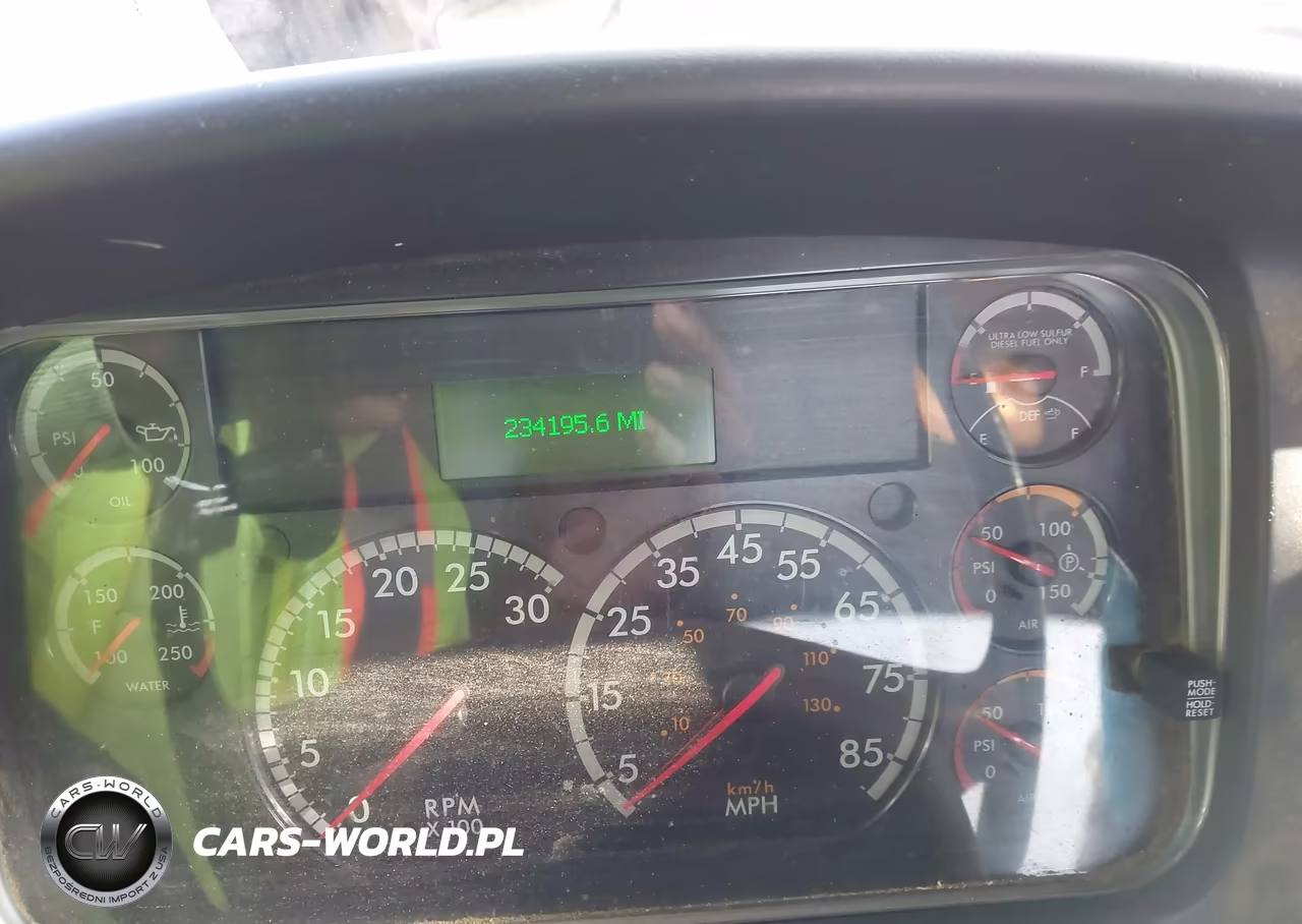 2019 Freightliner M2 106 VIN:1FVACWFC3KHKK4632 - 5