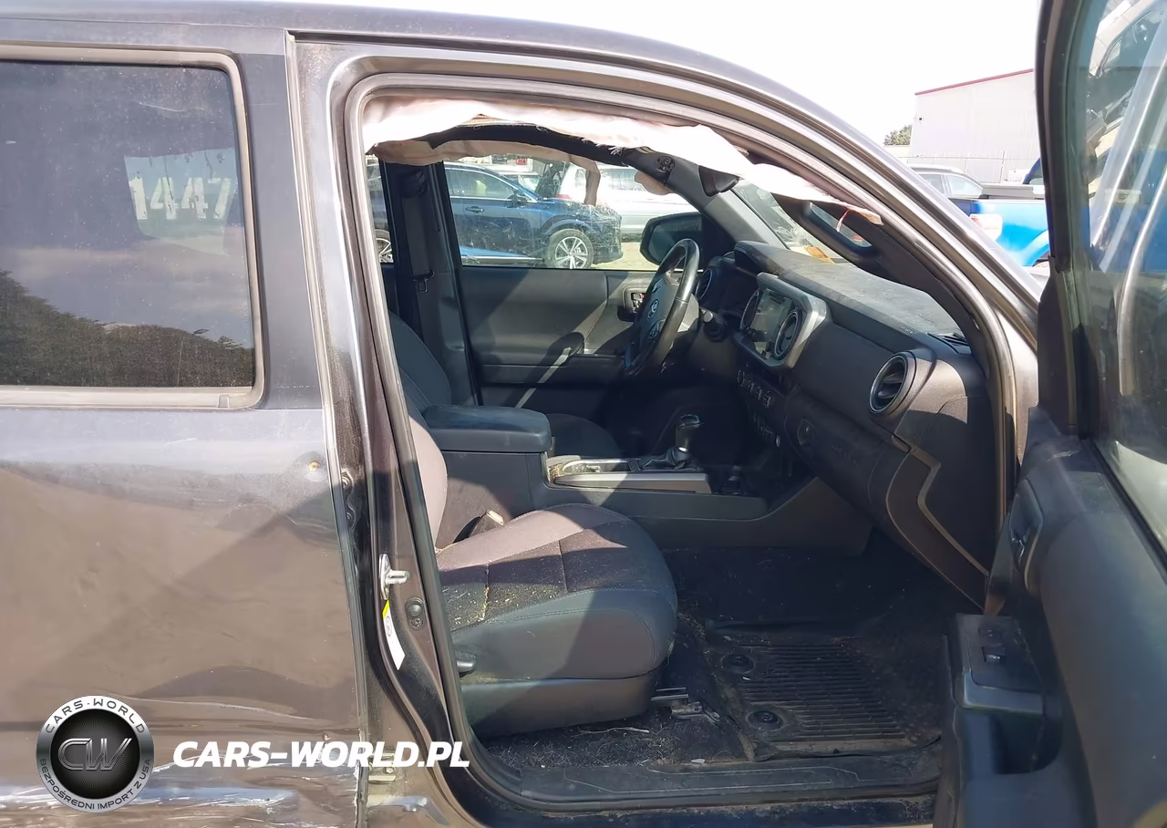 2018 Toyota Tacoma Dbl Cab-Sr-Trdspt-Or-Pro VIN:3TMCZ5AN7JM145139 - 5
