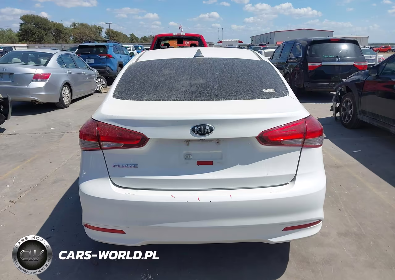 2018 Kia Forte Lx VIN:3KPFL4A73JE241712 - 17