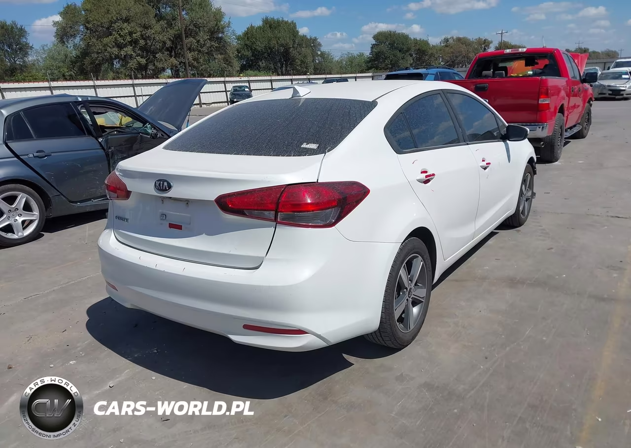 2018 Kia Forte Lx VIN:3KPFL4A73JE241712 - 4