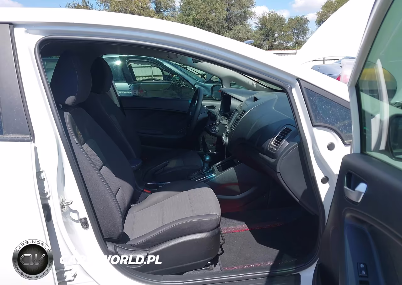 2018 Kia Forte Lx VIN:3KPFL4A73JE241712 - 5