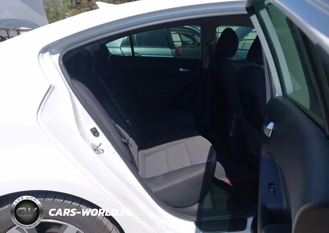 2018 Kia Forte Lx VIN:3KPFL4A73JE241712 - 8
