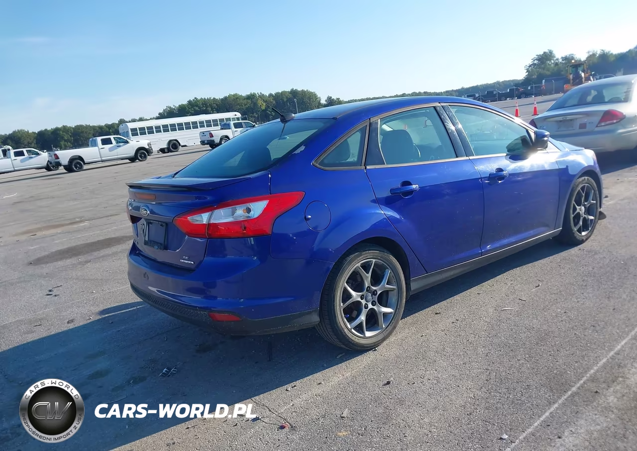 2013 Ford Focus Se VIN:1FADP3F25DL137324 - 4