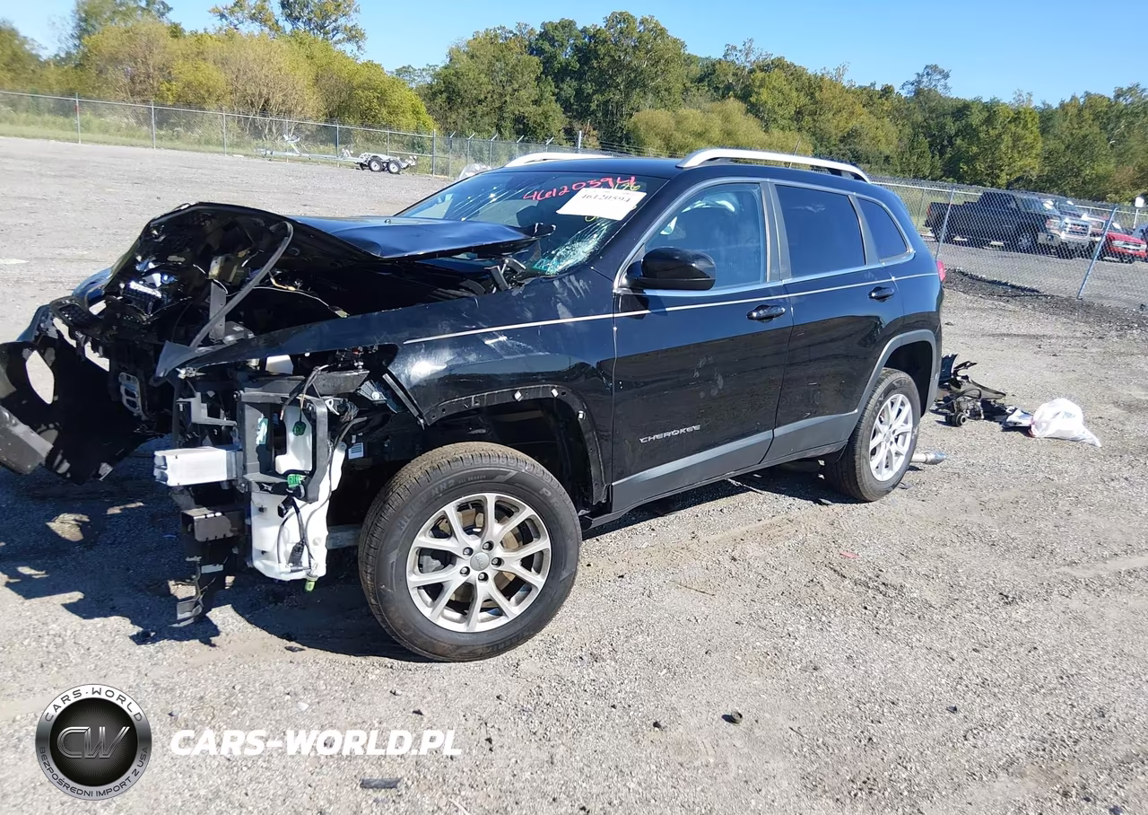 2017 Jeep Cherokee Latitude 4X4 VIN:1C4PJMCB9HW660448 - 2