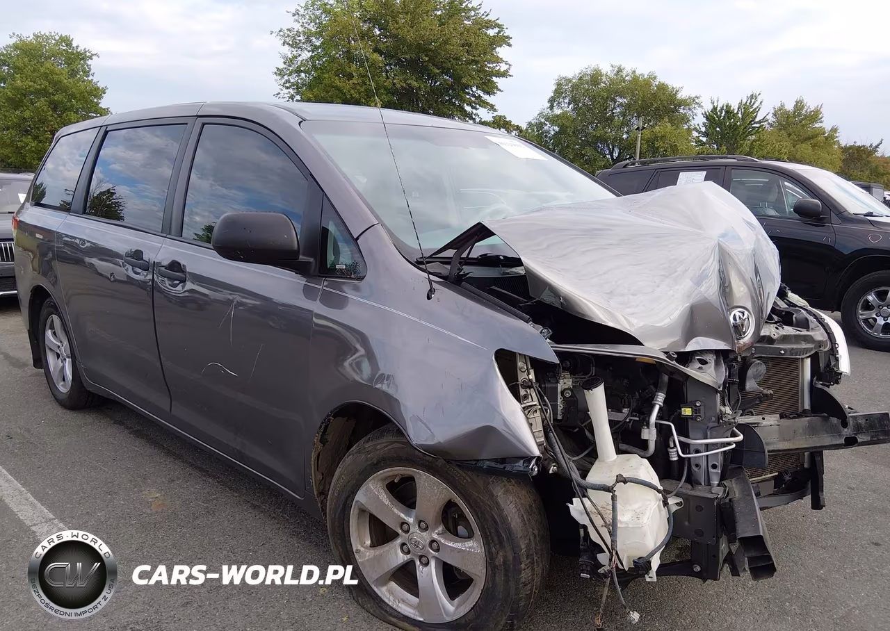 2014 Toyota Sienna L V6 7 Passenger