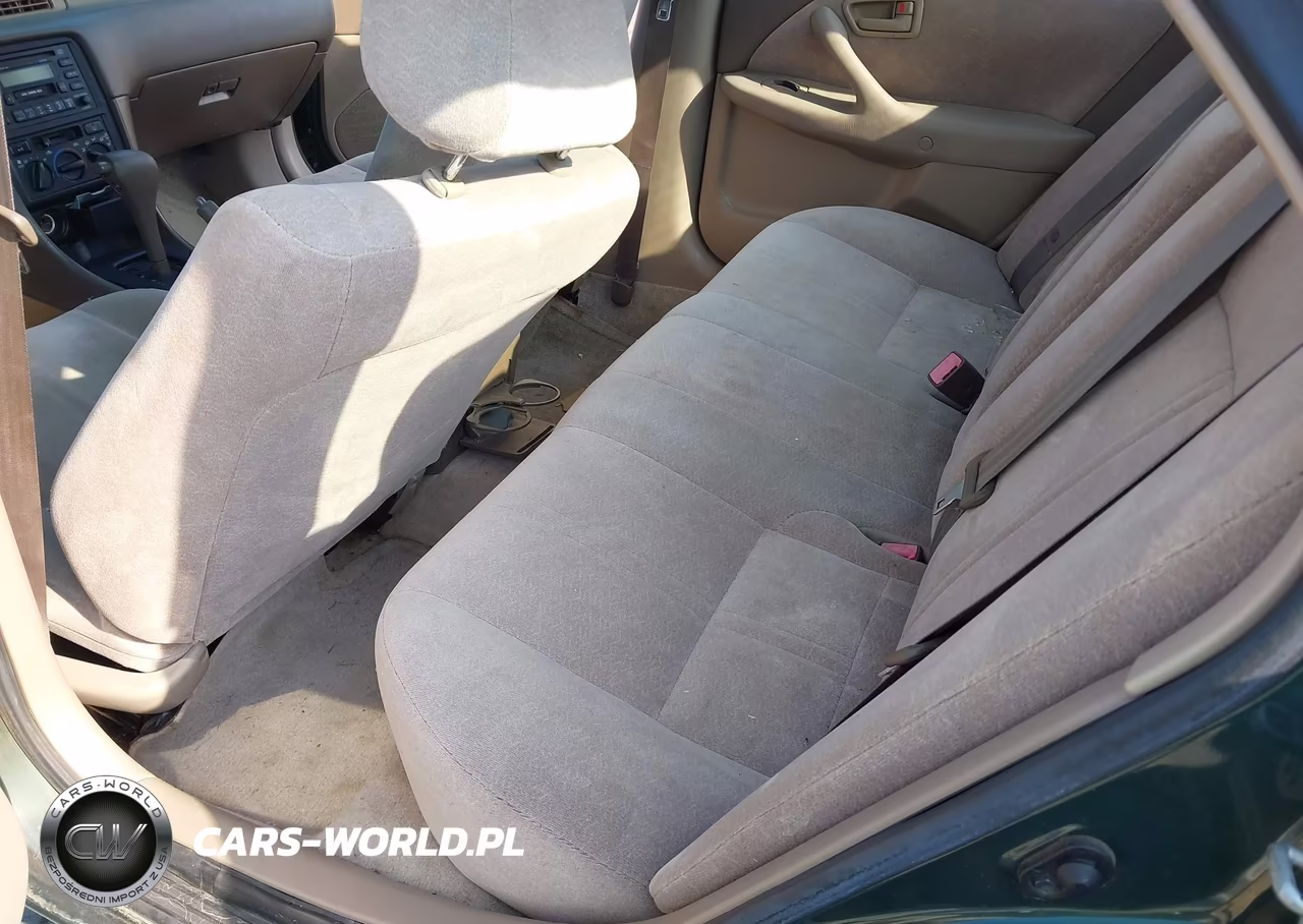 1999 Toyota Camry Le VIN:JT2BG22K4X0375648 - 8