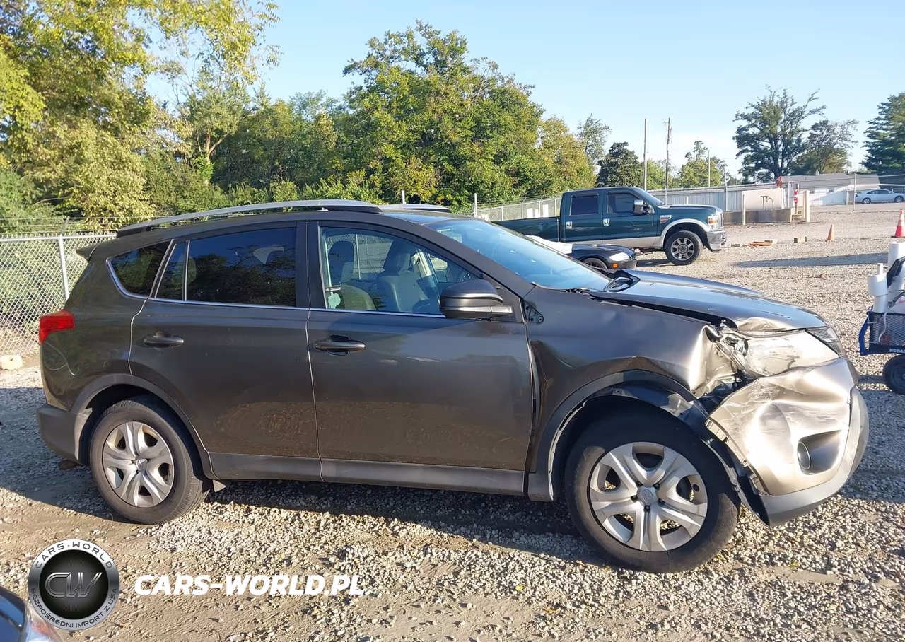 2015 Toyota Rav4 Le VIN:2T3BFREV7FW313437 - 13