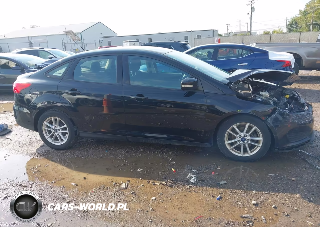 2016 Ford Focus Se VIN:1FADP3F28GL250463 - 13