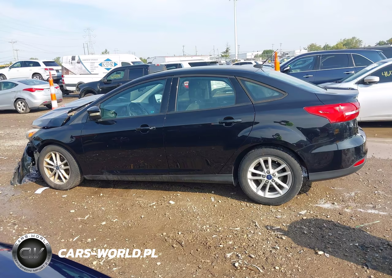 2016 Ford Focus Se VIN:1FADP3F28GL250463 - 14