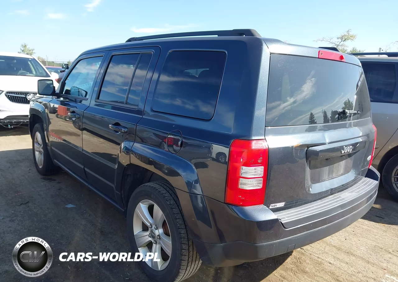 2015 Jeep Patriot Latitude VIN:1C4NJPFA3FD275147 - 3