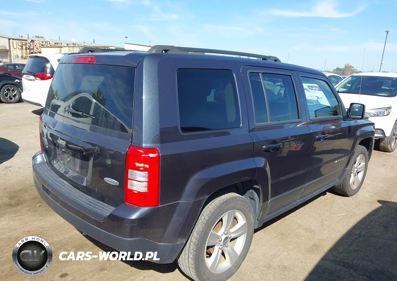 2015 Jeep Patriot Latitude VIN:1C4NJPFA3FD275147 - 4
