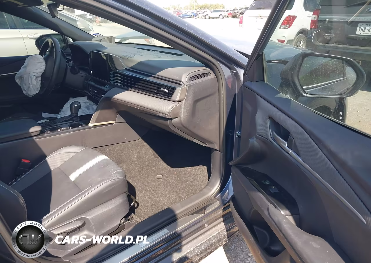 2026 Toyota Camry Se VIN:4T1DAACK0TU676992 - 5