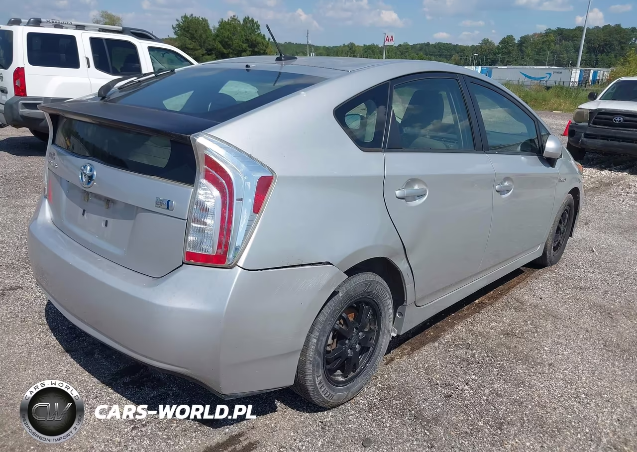 2013 Toyota Prius Three VIN:JTDKN3DU8D5587890 - 4
