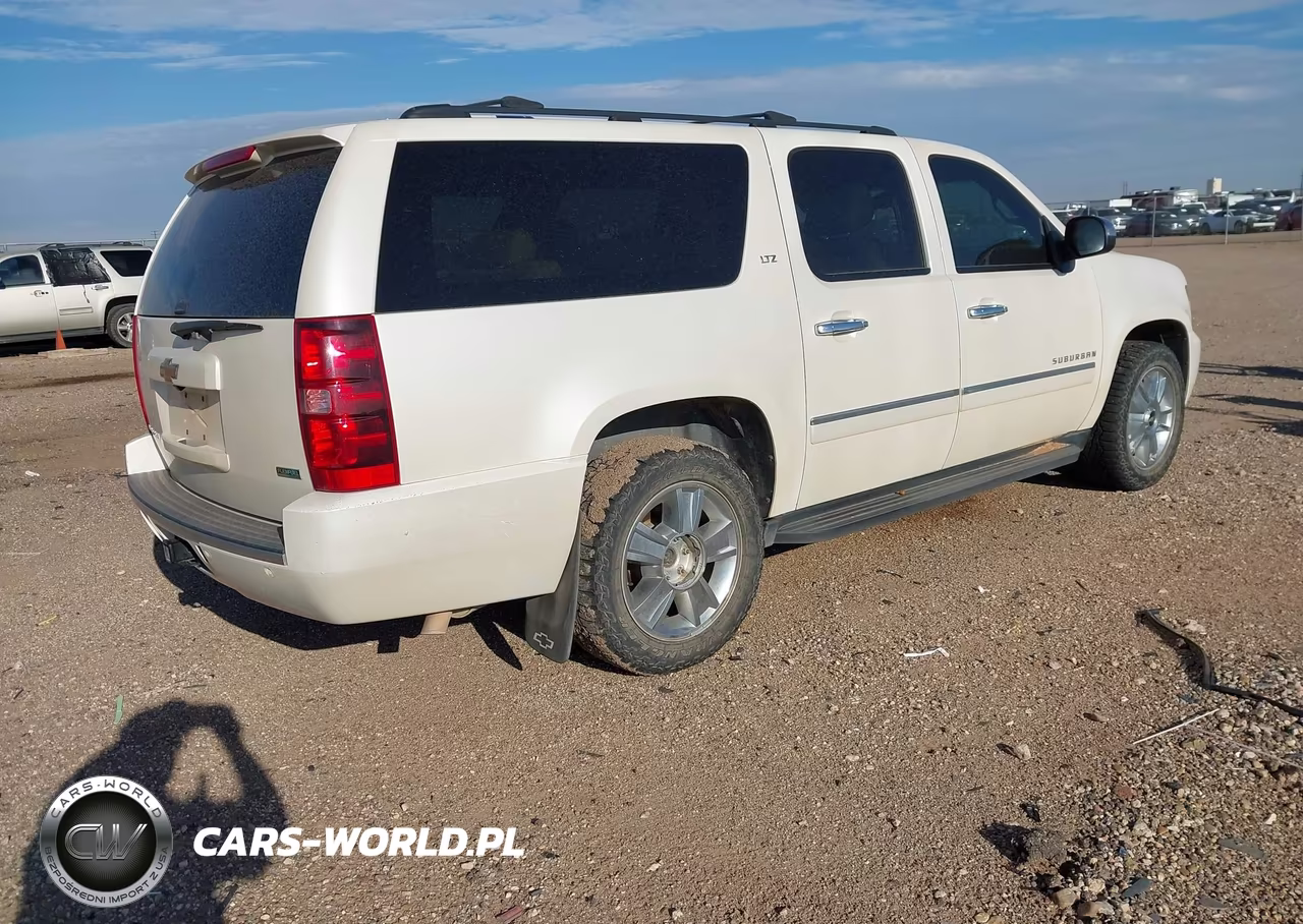 2010 Chevrolet Suburban 1500 Ltz VIN:1GNUKKE3XAR160109 - 4