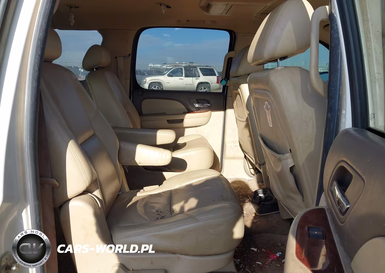 2010 Chevrolet Suburban 1500 Ltz VIN:1GNUKKE3XAR160109 - 8