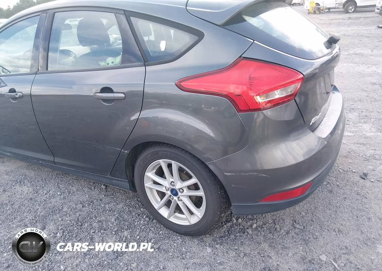 2016 Ford Focus Se VIN:1FADP3K26GL369988 - 6