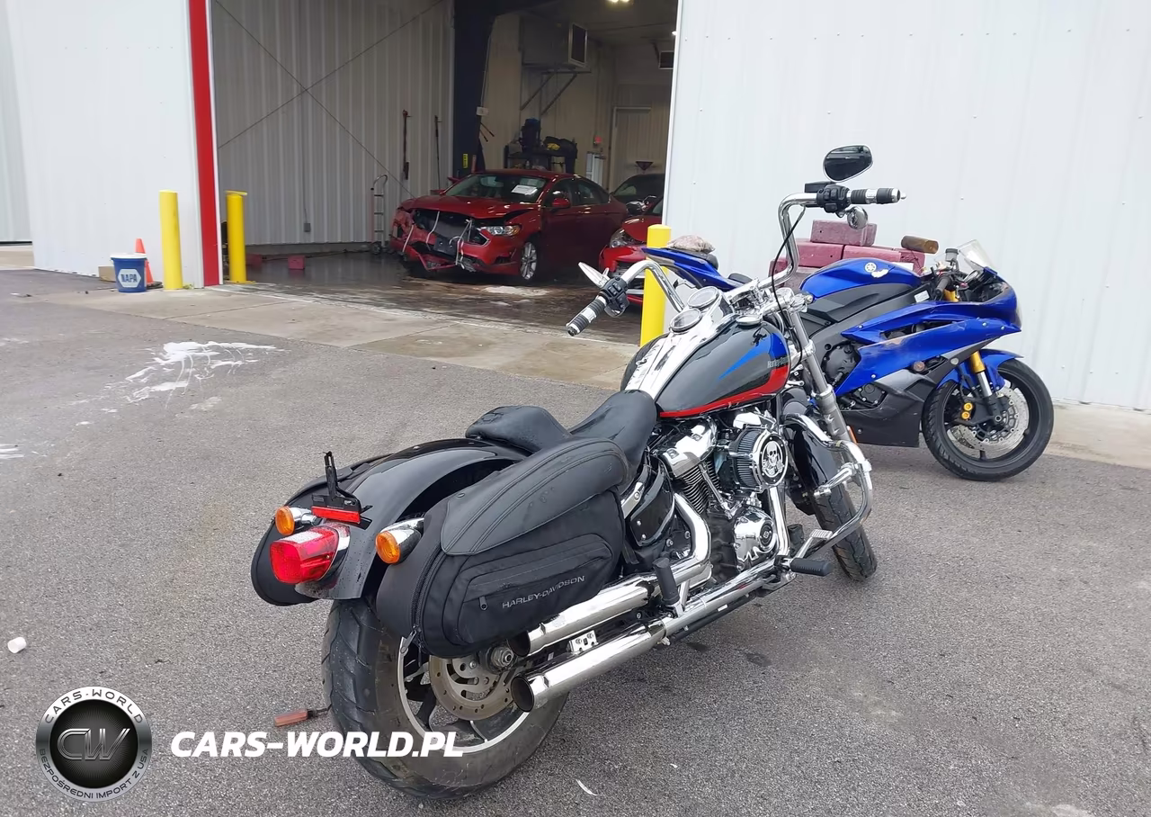2019 Harley-Davidson Fxlr VIN:1HD1YNJ28KB062293 - 4