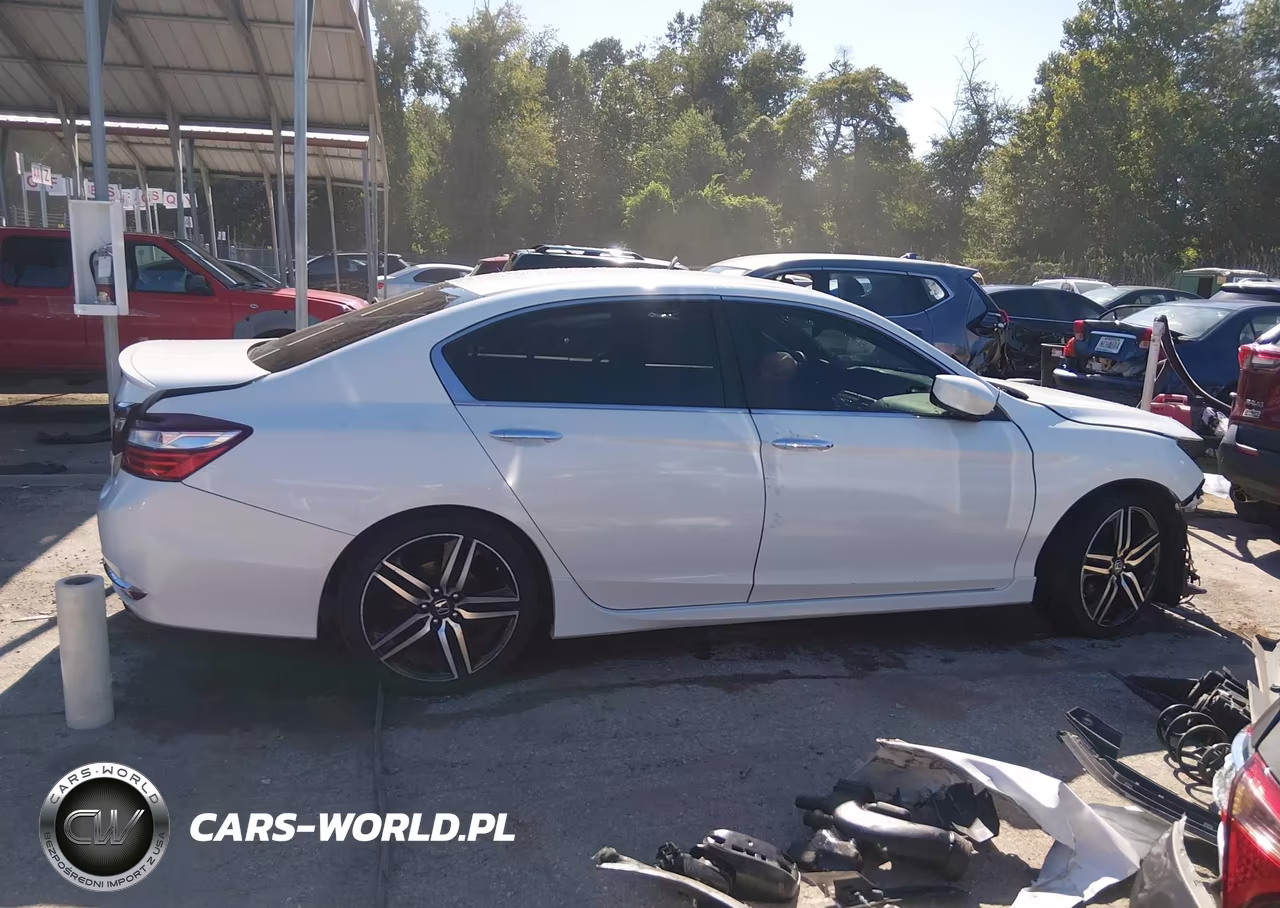 2016 Honda Accord Sport VIN:1HGCR2F5XGA052033 - 14