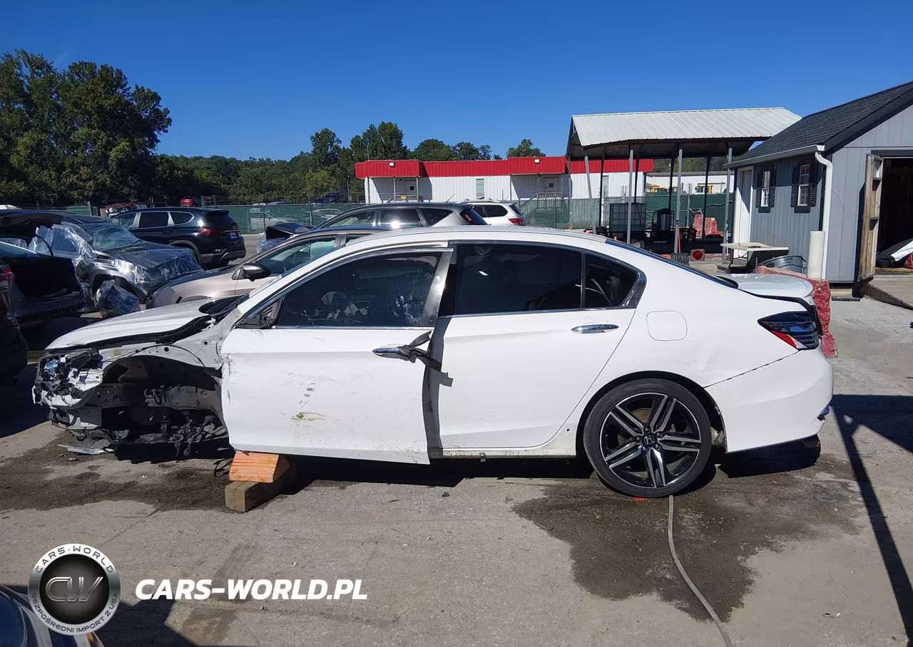 2016 Honda Accord Sport VIN:1HGCR2F5XGA052033 - 15
