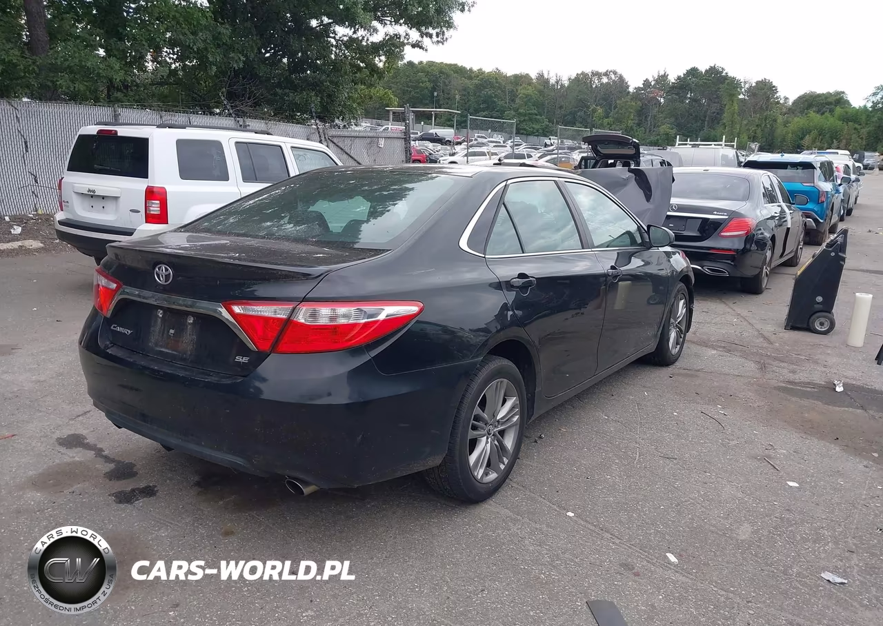 2015 Toyota Camry Se VIN:4T1BF1FK0FU034863 - 4