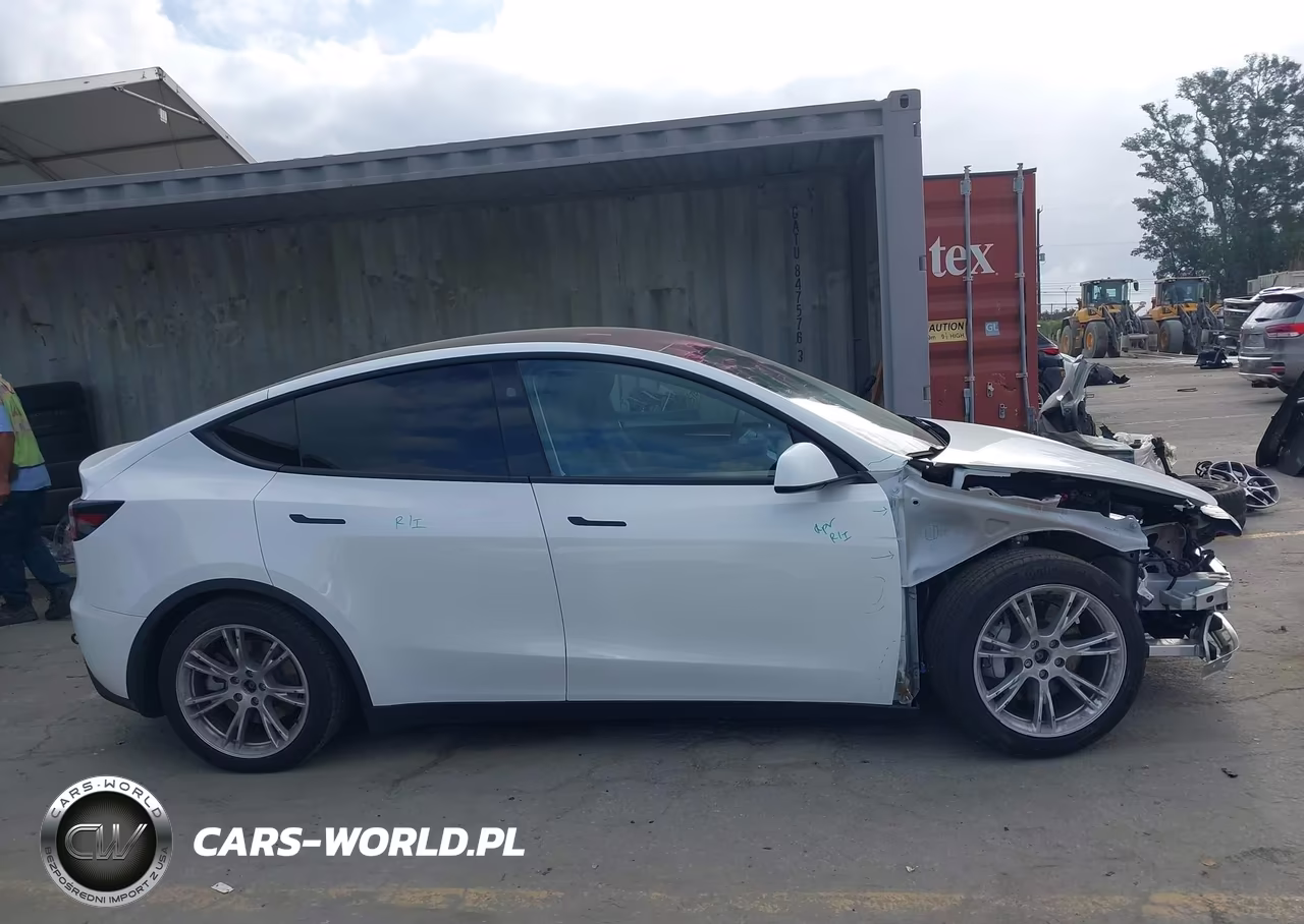 2024 Tesla Model Y Long Range Dual Motor All-Wheel Drive VIN:7SAYGAEE8RF057489 - 14