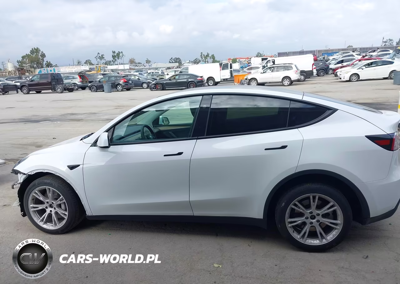 2024 Tesla Model Y Long Range Dual Motor All-Wheel Drive VIN:7SAYGAEE8RF057489 - 15