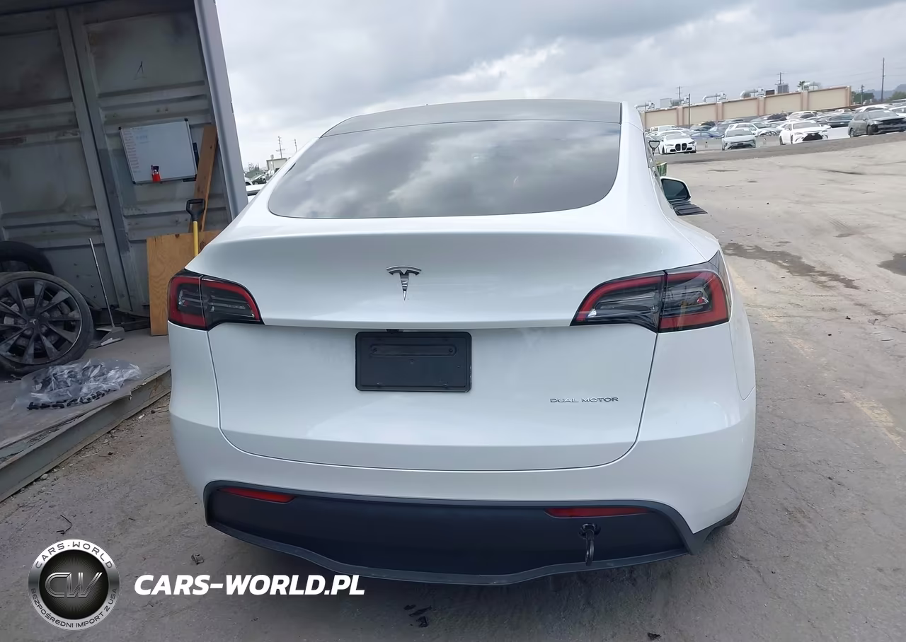 2024 Tesla Model Y Long Range Dual Motor All-Wheel Drive VIN:7SAYGAEE8RF057489 - 17