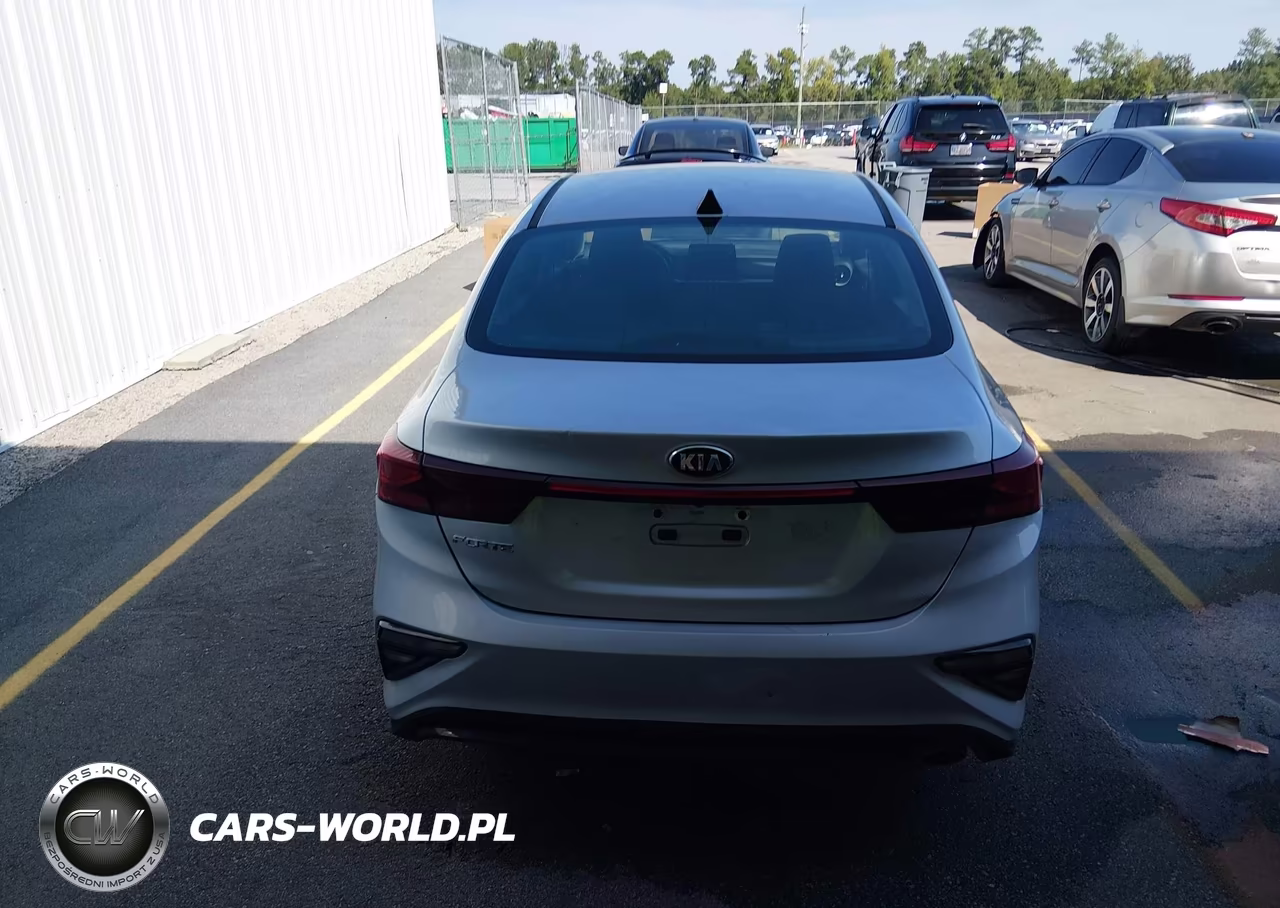 2019 Kia Forte Lxs VIN:3KPF24ADXKE006119 - 16