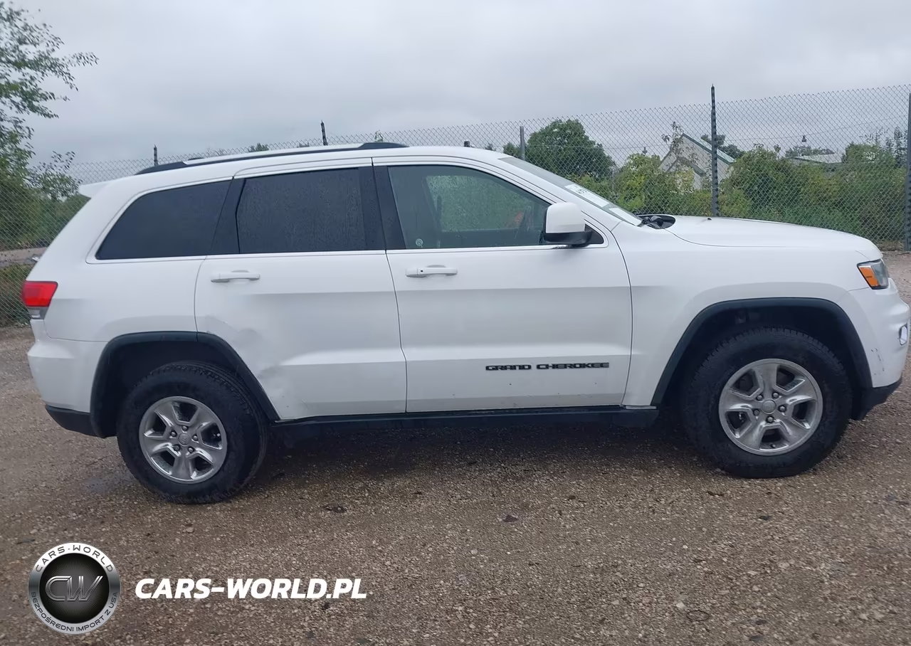2017 Jeep Grand Cherokee Laredo 4X4 VIN:1C4RJFAG4HC912563 - 13