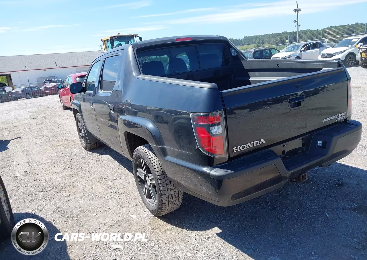 2013 Honda Ridgeline Sport VIN:5FPYK1F74DB001299 - 3