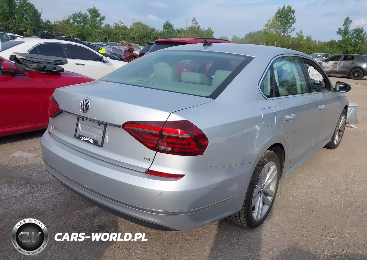 2017 Volkswagen Passat 1.8T Sel Premium VIN:1VWCT7A3XHC084308 - 4