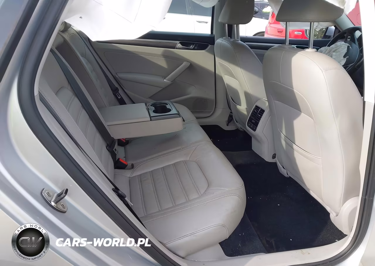 2017 Volkswagen Passat 1.8T Sel Premium VIN:1VWCT7A3XHC084308 - 8