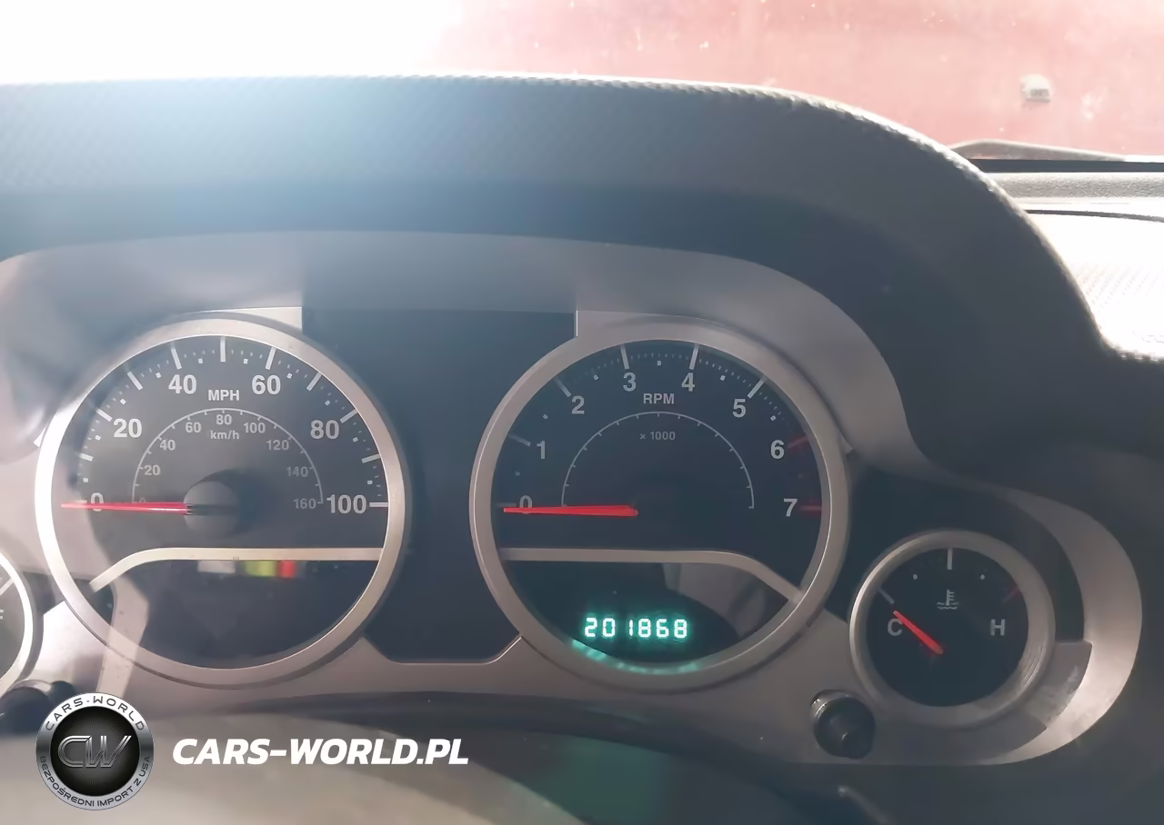 2010 Jeep Wrangler Sport VIN:1J4AA2D16AL103496 - 7