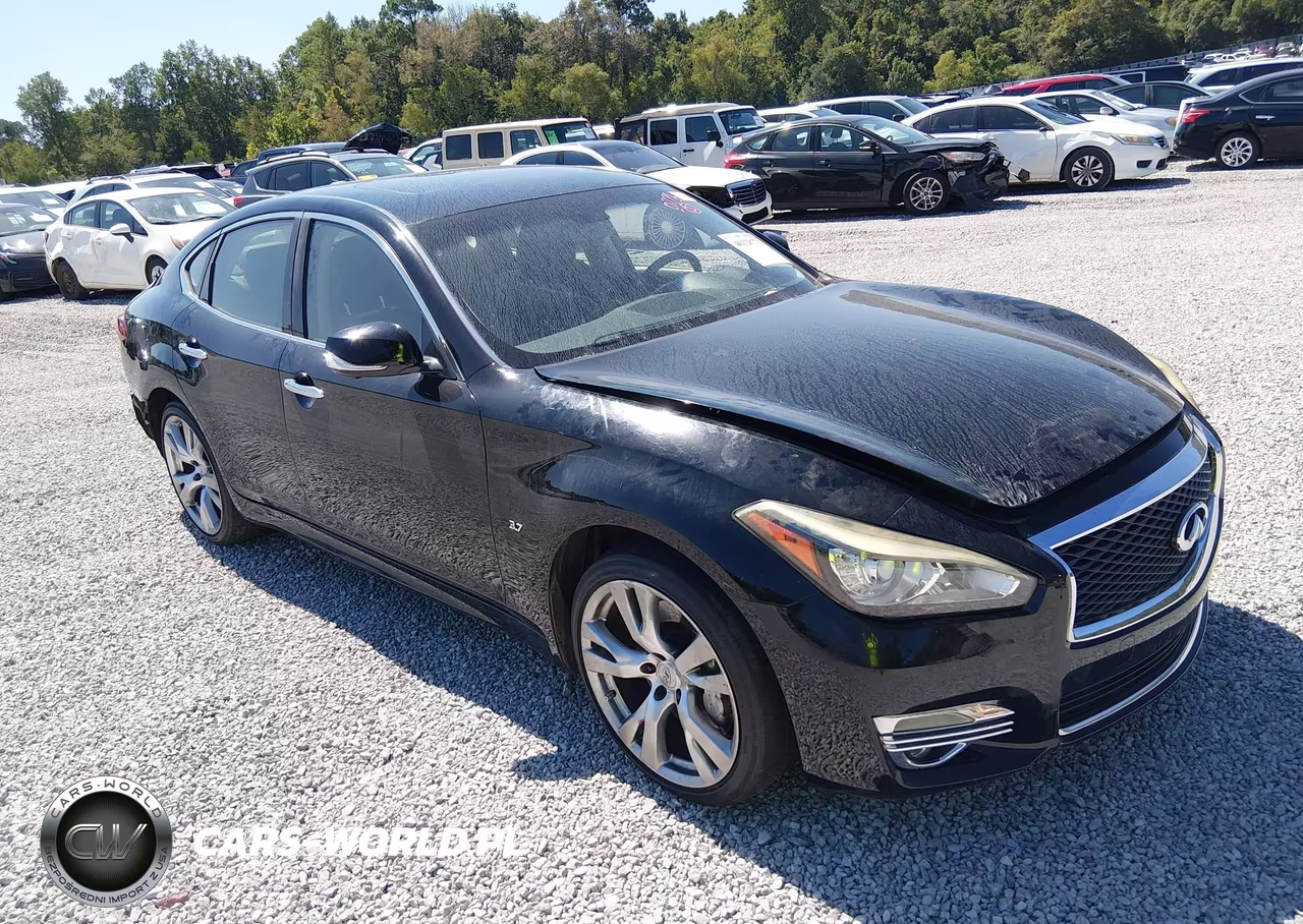 2015 Infiniti Q70 3.7