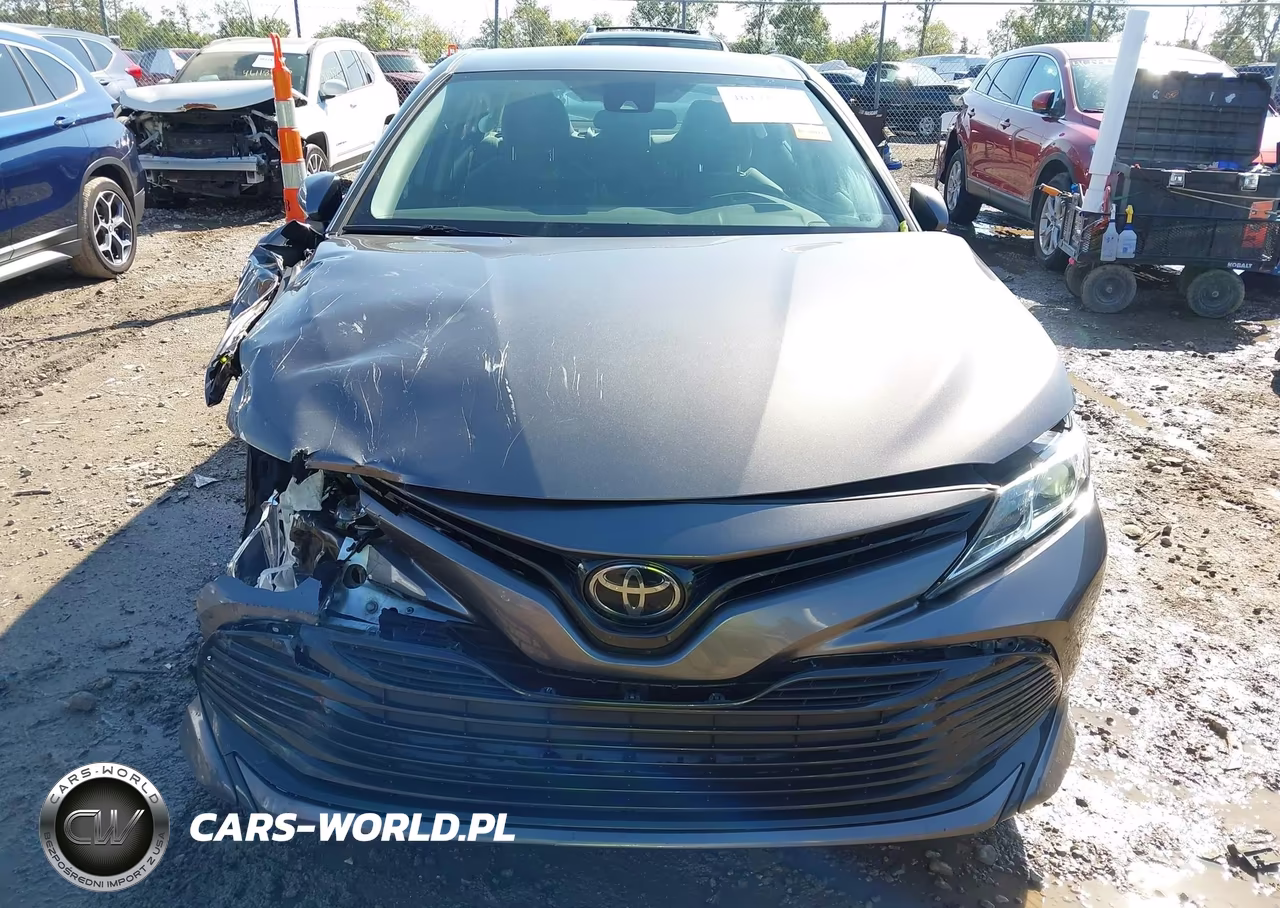 2020 Toyota Camry Le VIN:4T1C11AK3LU887988 - 13