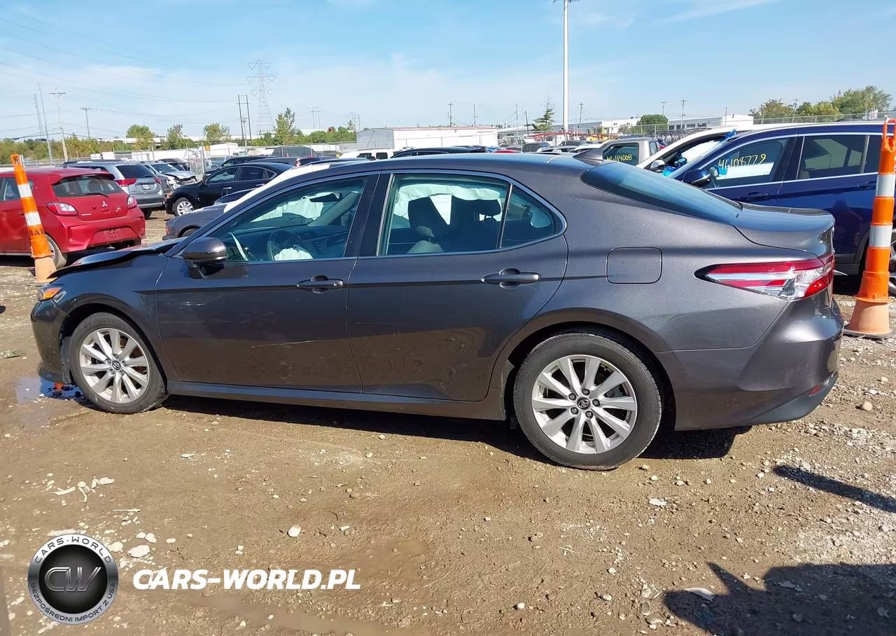 2020 Toyota Camry Le VIN:4T1C11AK3LU887988 - 15