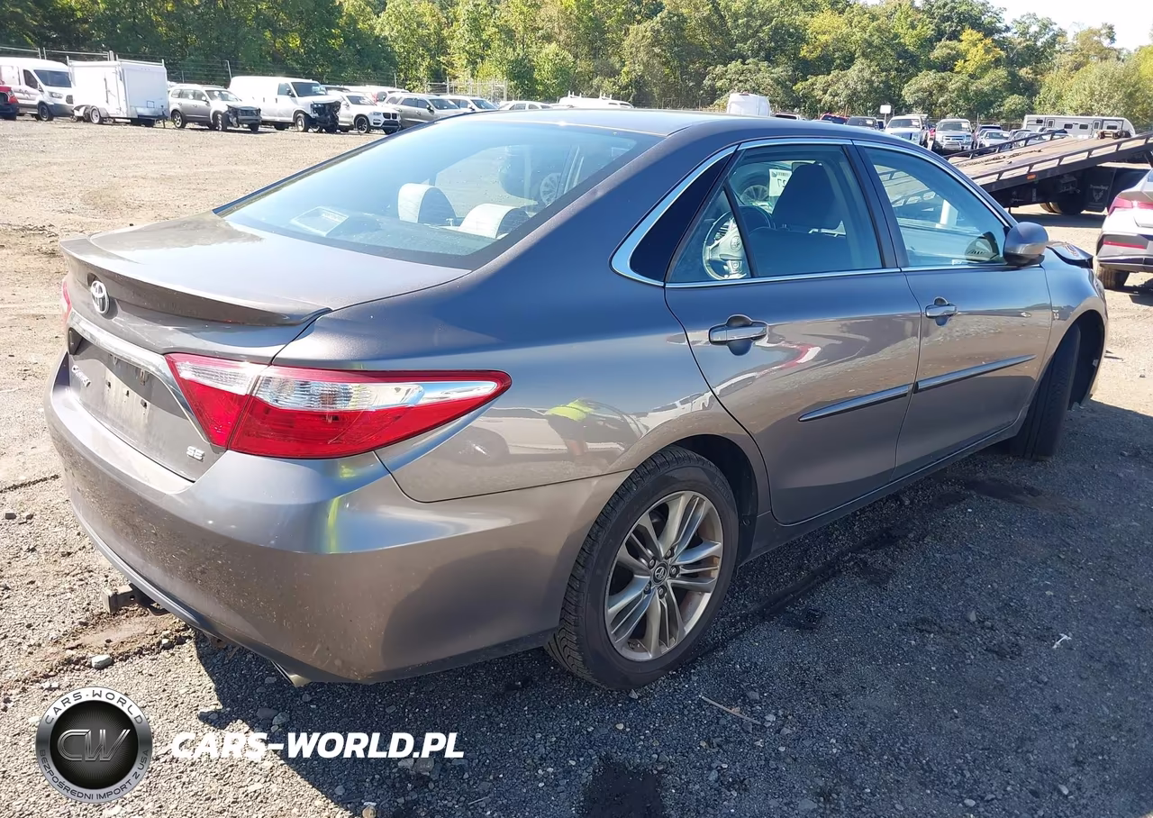 2017 Toyota Camry Se VIN:4T1BF1FK3HU805092 - 4