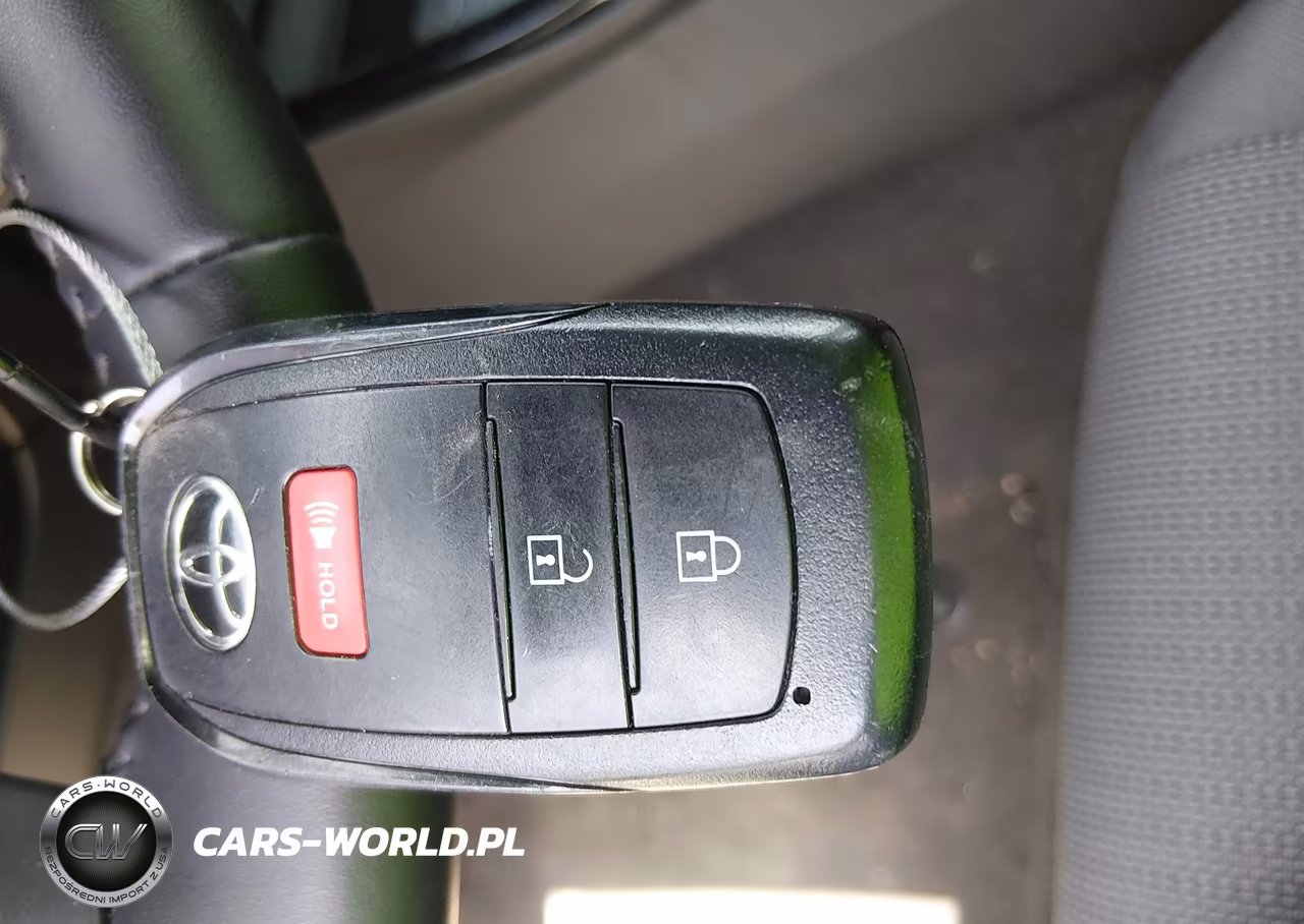 2025 Toyota Prius Le VIN:JTDACAAU9S3049881 - 11
