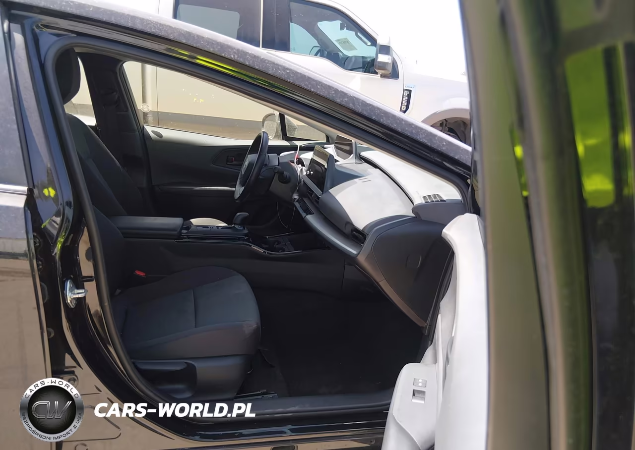 2025 Toyota Prius Le VIN:JTDACAAU9S3049881 - 5