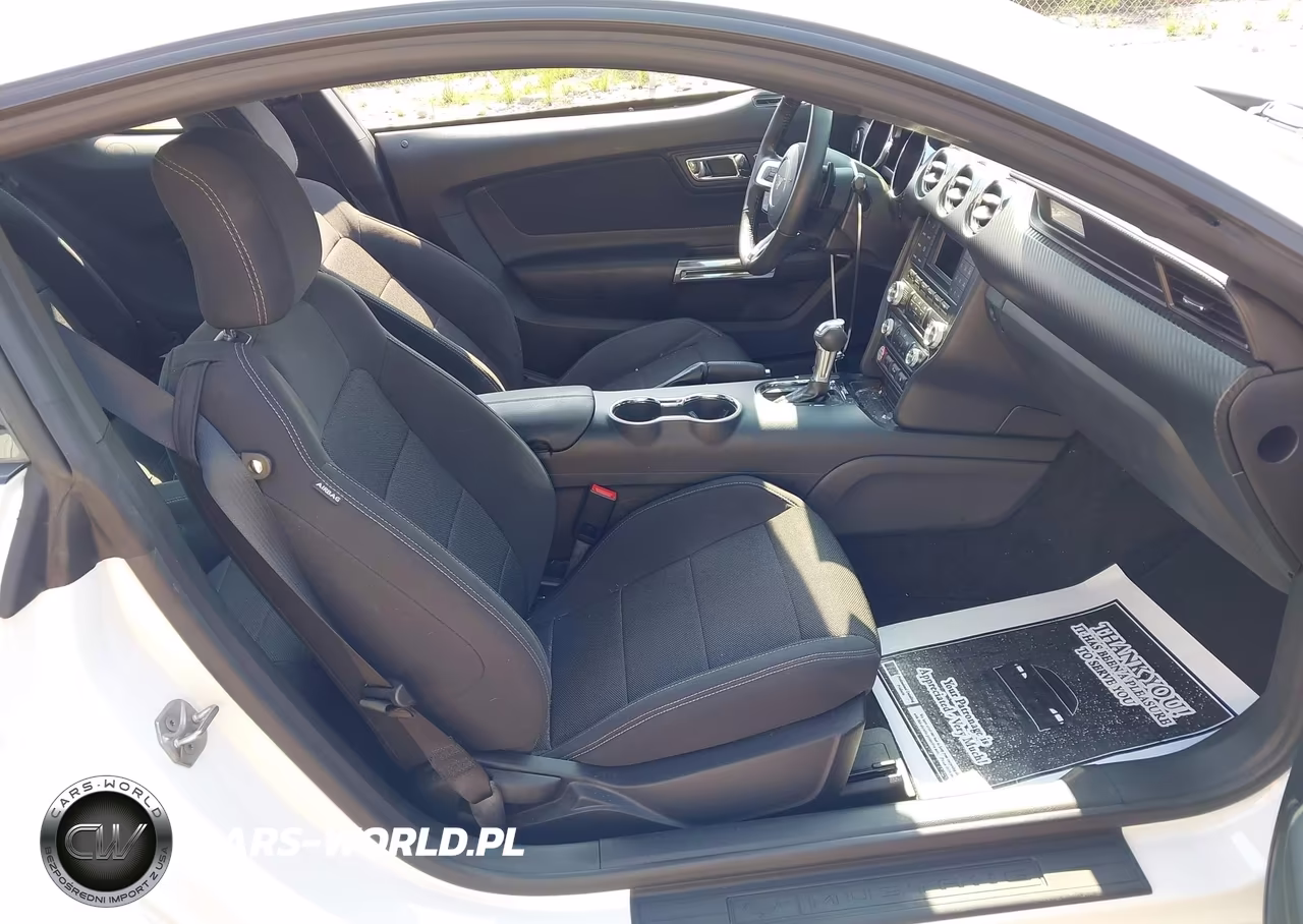 2017 Ford Mustang V6 VIN:1FA6P8AM6H5209205 - 5